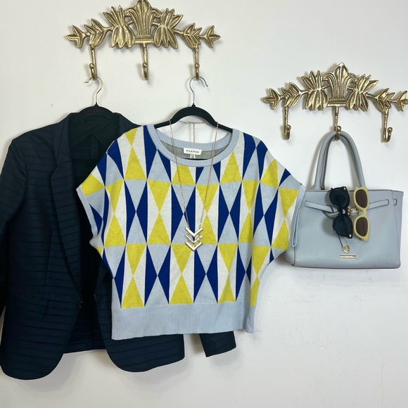 Geometric Patterned Sweater S/M - Picture 5 of 5